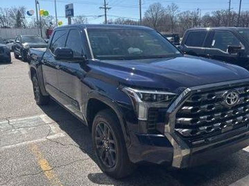 Used 2022 Toyota Tundra Platinum w/ Advanced Package image 4