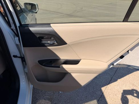 Used 2017 Honda Accord EX-L image 15