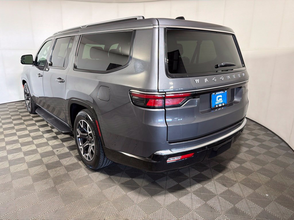Used 2024 Jeep Wagoneer L Series III w/ Flexible Seating Group AWD/4WD image 5