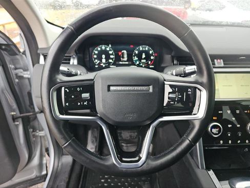 Used 2022 Land Rover Discovery Sport SE image 4