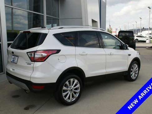 Used 2017 Ford Escape Titanium image 3