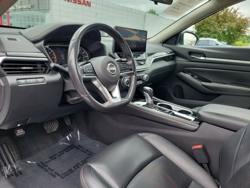 Used 2024 Nissan Altima 2.5 SR w/ SR Premium Package FWD image 19