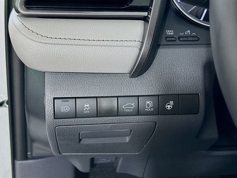 Used 2022 Toyota Camry XLE FWD image 10