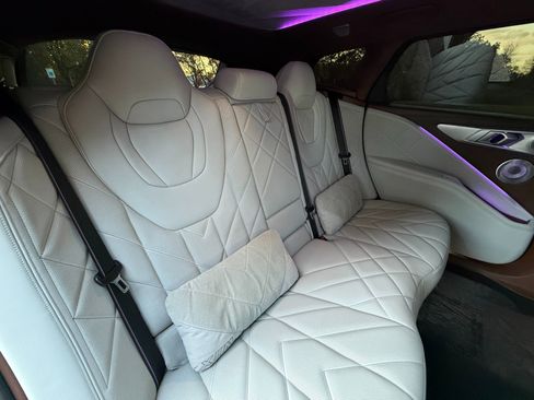 Used 2024 BMW XM image 46