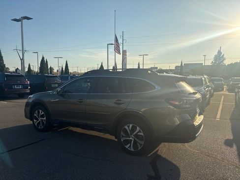 Used 2021 Subaru Outback Limited AWD/4WD image 5