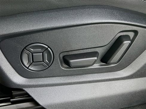 New 2025 Audi Q8 Premium image 22