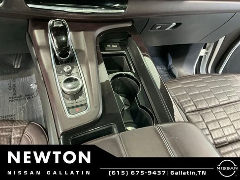 Used 2021 Cadillac Escalade ESV Sport Platinum RWD image 16