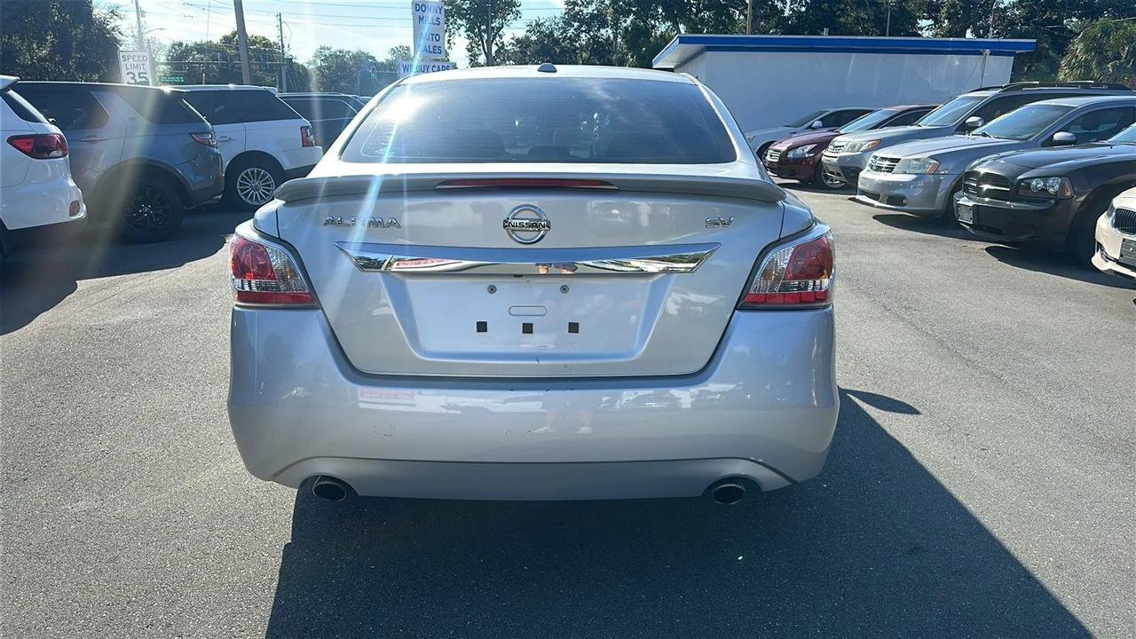 Used 2015 Nissan Altima 2.5 SV w/ Convenience Package FWD image 8