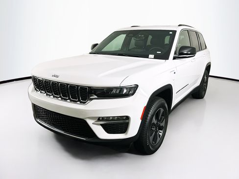 Used 2024 Jeep Grand Cherokee Limited 4xe AWD/4WD image 3