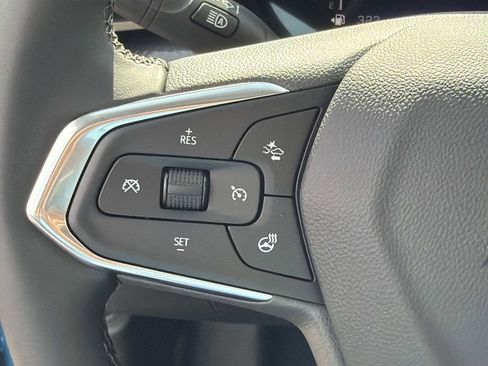 New 2026 Chevrolet Trax ACTIV w/ Sunroof Package FWD image 5