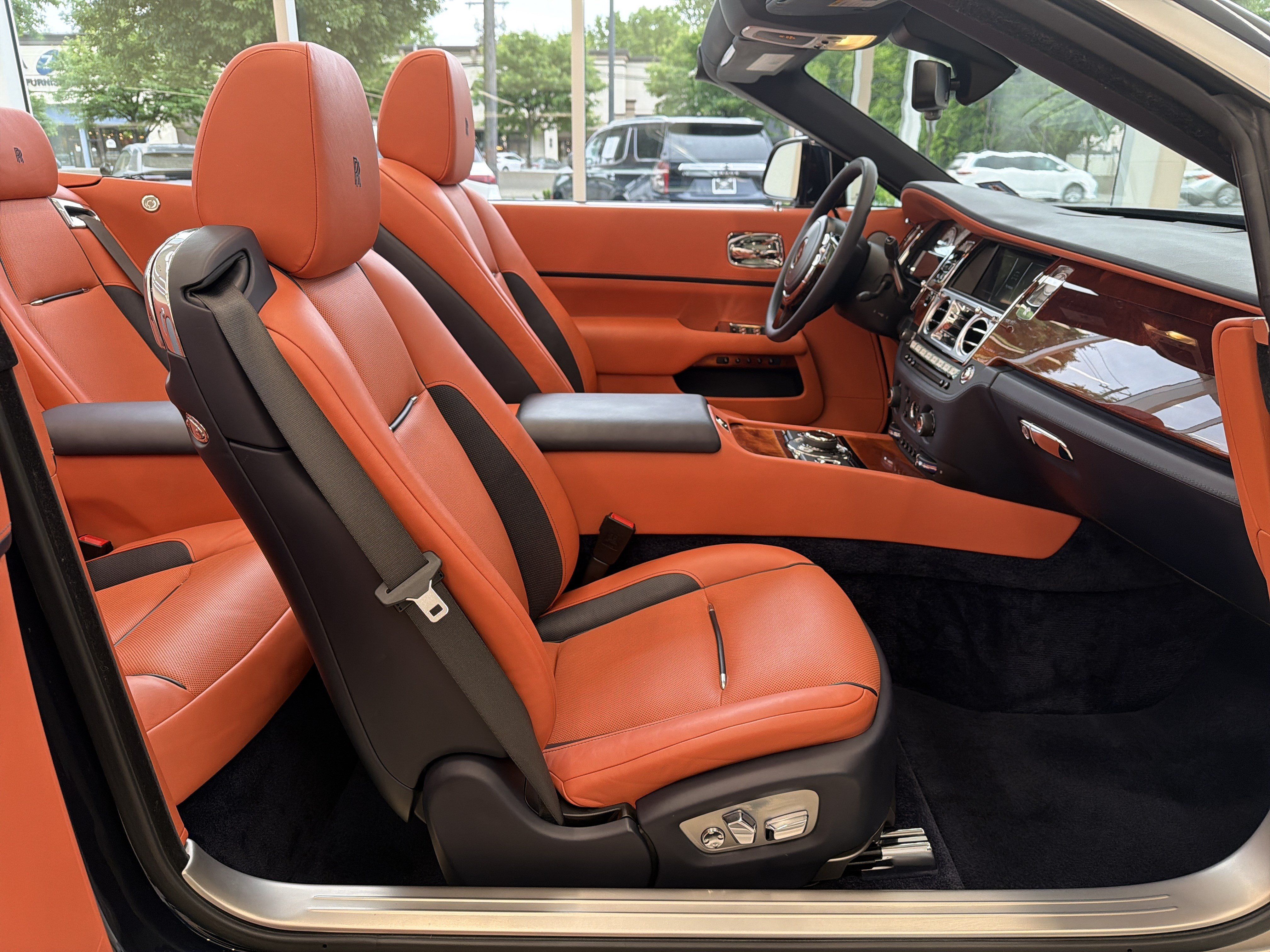 Certified 2018 Rolls-Royce Dawn RWD image 3