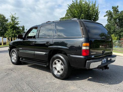 Used 2006 GMC Yukon SLT w/ SLT Preferred Equipment Group RWD image 3