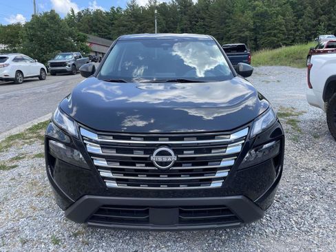 Used 2024 Nissan Rogue S FWD image 2