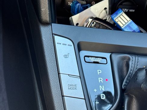 Used 2017 Hyundai Elantra Limited w/ Limited Tech Package 08 image 28