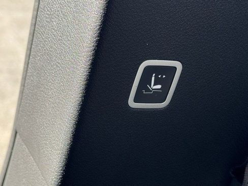 New 2026 Chrysler Pacifica Select w/ S Appearance Package image 34