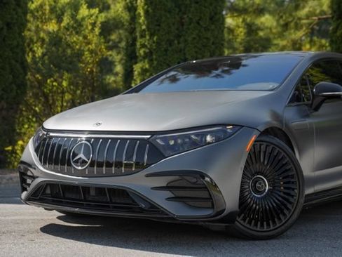 Used 2022 Mercedes-Benz EQS AMG 4MATIC image 2
