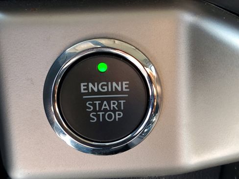 Used 2024 Ford Expedition Max XLT image 33