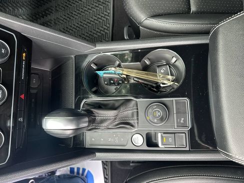 Certified 2023 Volkswagen Atlas SE AWD/4WD image 17