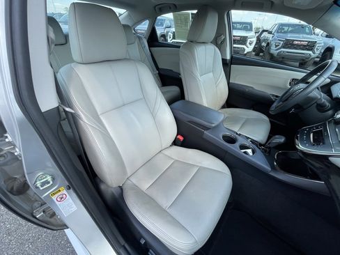Used 2014 Toyota Avalon XLE image 32