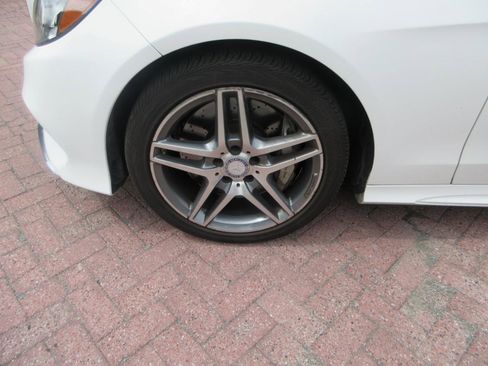 Used 2014 Mercedes-Benz E 550 4MATIC Sedan image 70