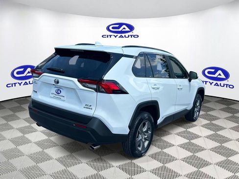 Used 2024 Toyota RAV4 XLE AWD/4WD image 4