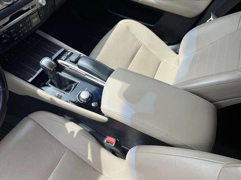 Used 2017 Lexus GS 350 w/ Preferred Accessory Package RWD image 14