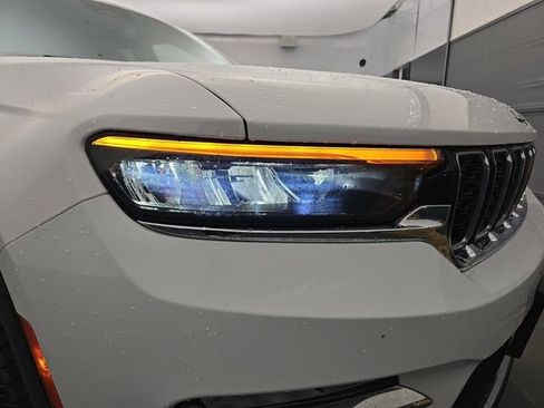 Used 2023 Jeep Grand Cherokee Limited AWD/4WD image 14