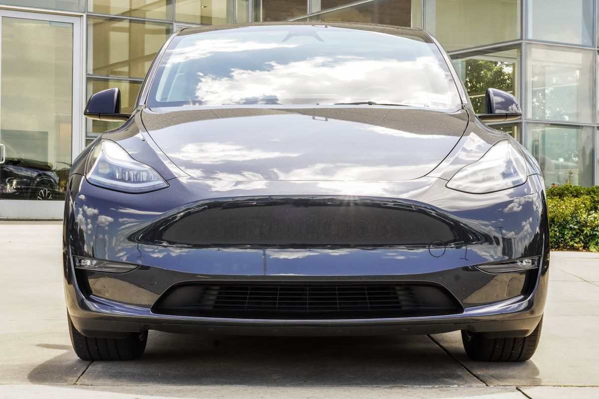 Used 2024 Tesla Model Y Long Range AWD/4WD image 7
