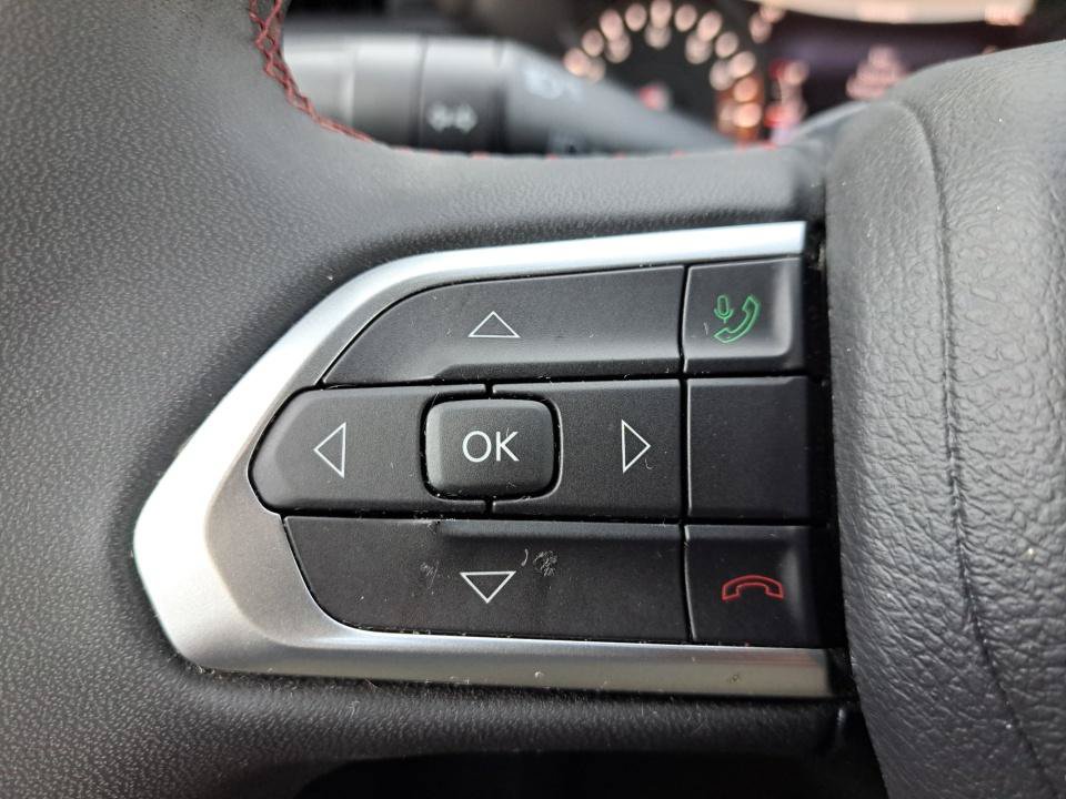 Used 2025 Jeep Compass Trailhawk AWD/4WD image 37