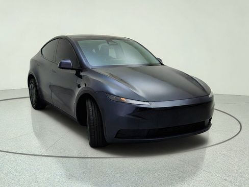 Used 2026 Tesla Model Y Long Range AWD/4WD image 4