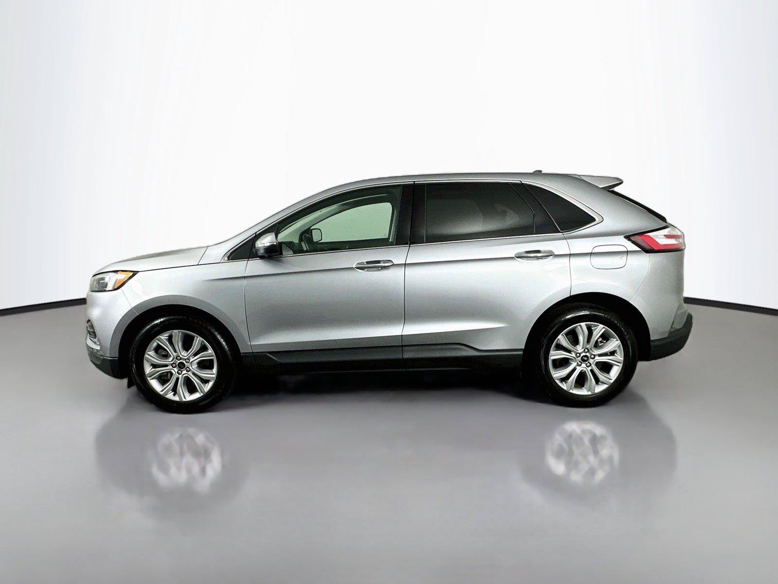 Used 2023 Ford Edge Titanium AWD/4WD image 8