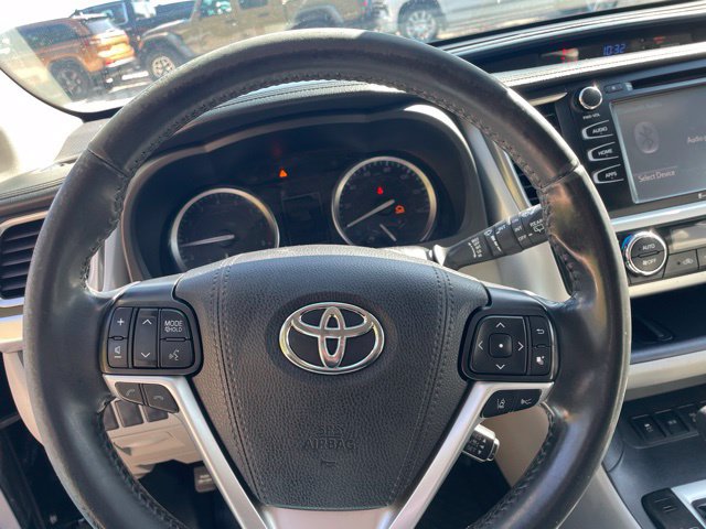 Used 2019 Toyota Highlander XLE AWD/4WD image 31