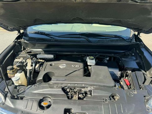 Used 2013 Nissan Pathfinder Platinum w/ Platinum Premium Pkg image 24