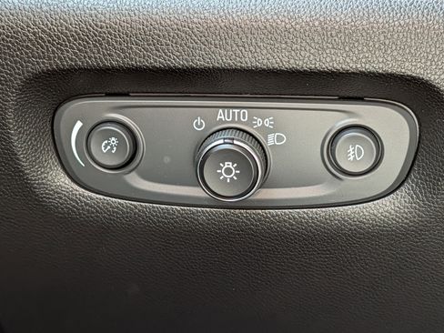 Certified 2020 Chevrolet Traverse Premier w/ LPO, Floor Liner Package AWD/4WD image 18