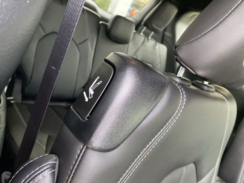 New 2026 Chrysler Pacifica Select image 15