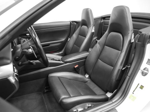 Certified 2017 Porsche 911 Carrera RWD image 42