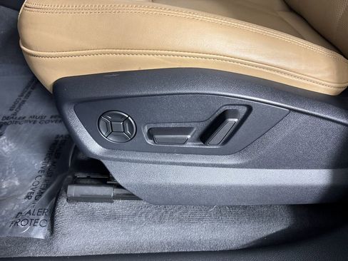 Used 2021 Audi Q8 Premium Plus image 9