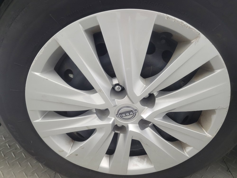 Used 2025 Nissan Sentra S FWD image 31