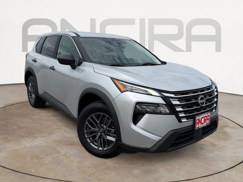 Used 2024 Nissan Rogue S FWD image 4