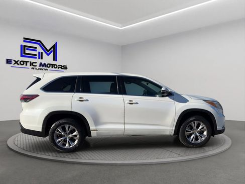 Used 2015 Toyota Highlander Plus FWD image 6