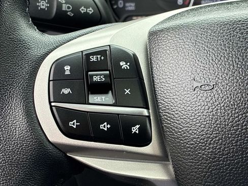 Used 2023 Ford Explorer XLT w/ Equipment Group 202A AWD/4WD image 26