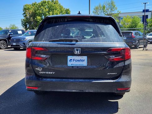 Used 2024 Honda Odyssey Sport image 6