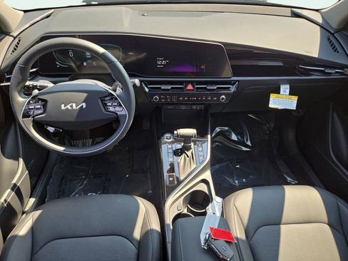 New 2025 Kia Niro SX image 19