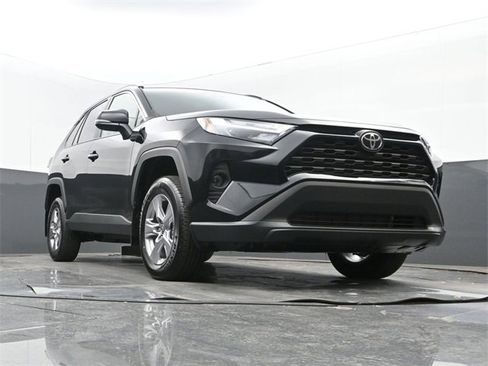 Used 2025 Toyota RAV4 XLE image 24