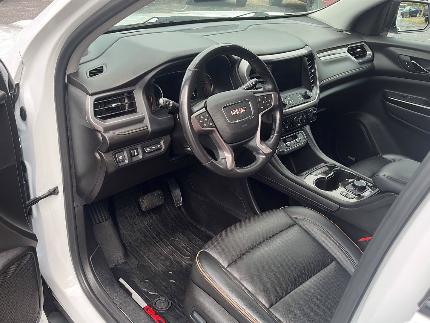 Used 2022 GMC Acadia AT4 w/ Technology Package AWD/4WD image 13