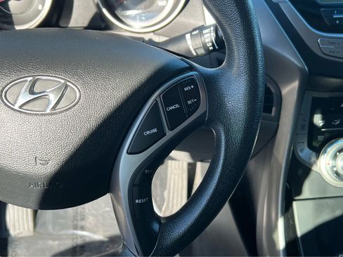 Used 2013 Hyundai Elantra GLS w/ Preferred Pkg image 32