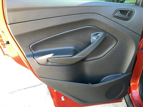 Used 2019 Ford Escape S image 11