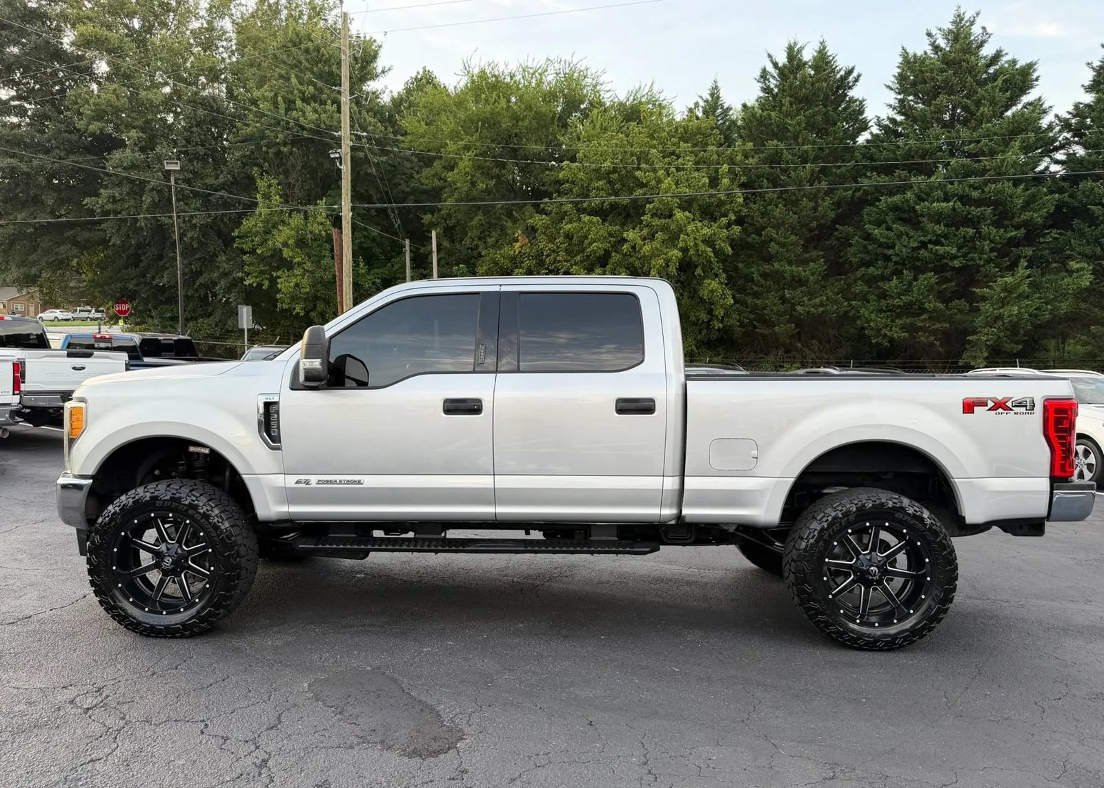 Used 2017 Ford F250 4x4 Crew Cab Super Duty image 4