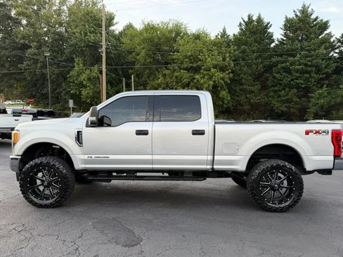 Used 2017 Ford F250 XLT w/ XLT Value Package AWD/4WD image 4