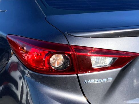 Used 2014 MAZDA MAZDA3 i Touring image 23